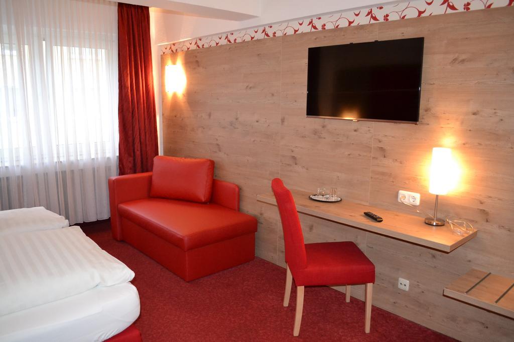 Hotel Minerva Garni Dusseldorf Luaran gambar