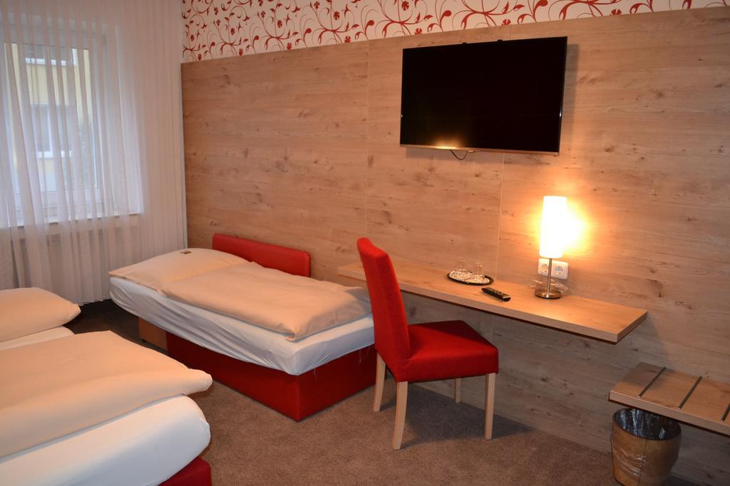 Hotel Minerva Garni Dusseldorf Luaran gambar