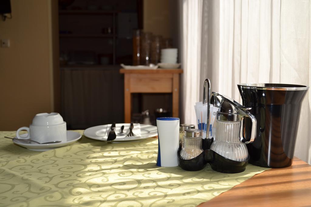 Hotel Minerva Garni Dusseldorf Luaran gambar
