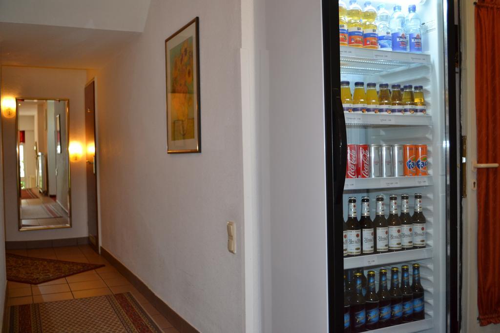 Hotel Minerva Garni Dusseldorf Luaran gambar