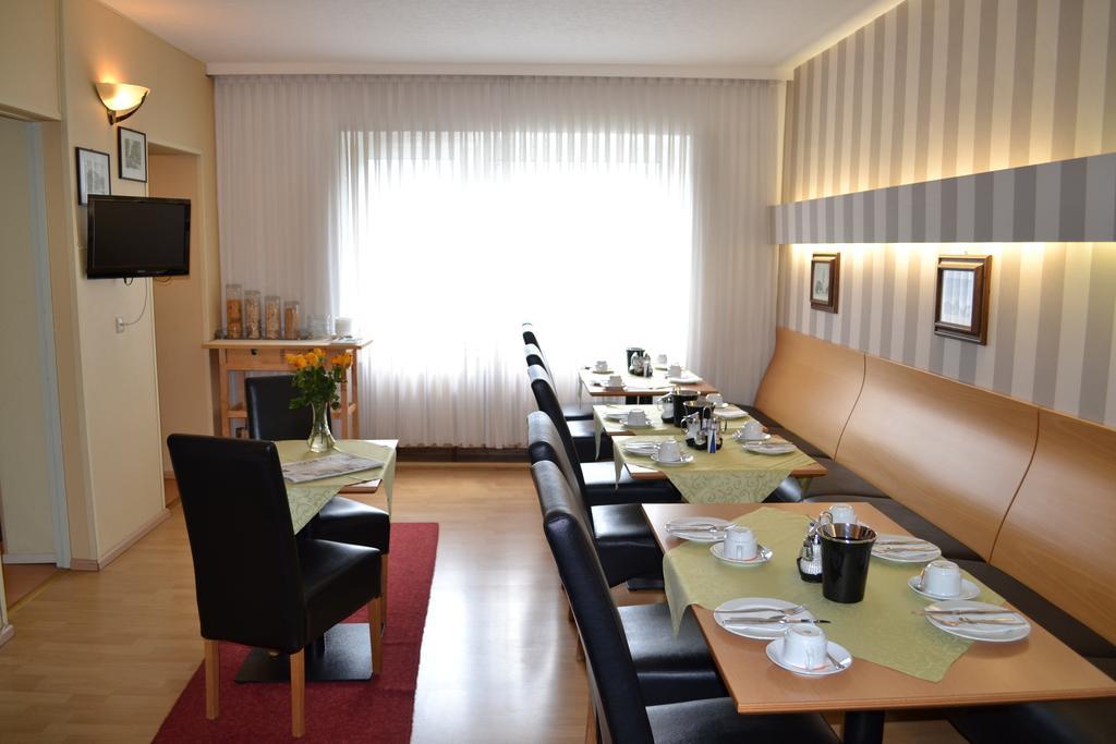 Hotel Minerva Garni Dusseldorf Luaran gambar