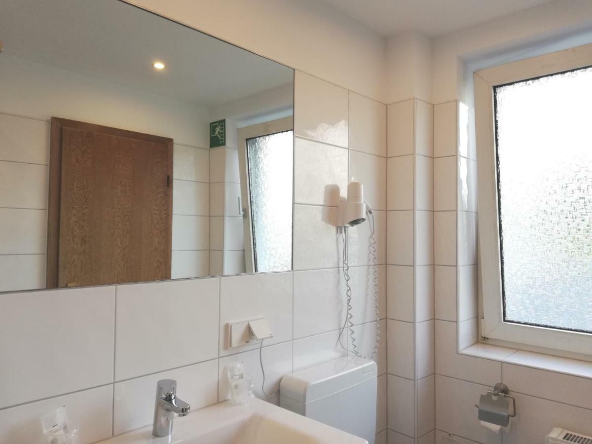 Hotel Minerva Garni Dusseldorf Luaran gambar